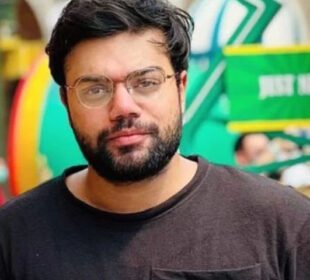 یوٹیوبر "ڈکی بھائی" نے 100 روز بعد خاموشی توڑنے کا اعلان کر دیا 7 یوٹیوبر "ڈکی بھائی" نے 100 روز بعد خاموشی توڑنے کا اعلان کر دیا