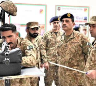 پاک فوج ہر قسم کے داخلی و خارجی چیلنجز سے نمٹنے کے لیے تیار