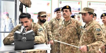 پاک فوج ہر قسم کے داخلی و خارجی چیلنجز سے نمٹنے کے لیے تیار