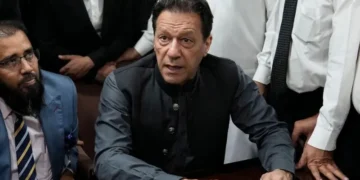 "عمران خان کی منتقلی: سیکیورٹی یا سیاسی حکمت عملی؟" 36 "عمران خان کی منتقلی: سیکیورٹی یا سیاسی حکمت عملی؟"