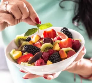 “ہلکا سا پھل یا چھپا ہوا خطرہ؟ صبح کے وقت یہ غلطی مت کریں!”