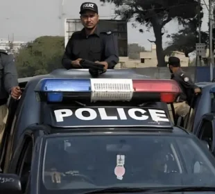 پولیس اہلکاروں پر منشیات کی مبینہ فروخت کے الزامات، وزیر داخلہ نے تحقیقات کا حکم دے دیا