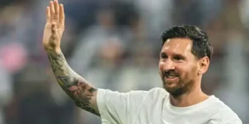 صرف چند لمحوں کا مصافحہ، قیمت ایک کروڑ روپے تک 6 صرف چند لمحوں کا مصافحہ، قیمت ایک کروڑ روپے تک