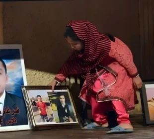 سانحہ اے پی ایس: معصوم مسکراہٹیں جو ہمیشہ کے لیے خاموش ہو گئیں