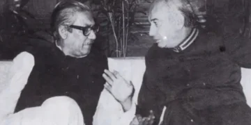 “آج بھی یاد آتا ہے سقوطِ ڈھاکہ کا وہ غمگین منظر” 28 “آج بھی یاد آتا ہے سقوطِ ڈھاکہ کا وہ غمگین منظر”