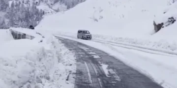 ملک بھر میں دھند اور سردی کی لہر، متعدد موٹرویز بند 22 ملک بھر میں دھند اور سردی کی لہر، متعدد موٹرویز بند