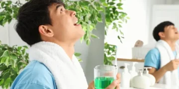 ماؤتھ واش کا زیادہ استعمال بلڈ پریشر کے لیے خطرہ بن سکتا ہے، نئی تحقیق 5 ماؤتھ واش کا زیادہ استعمال بلڈ پریشر کے لیے خطرہ بن سکتا ہے، نئی تحقیق