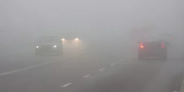 دھند اور آلودگی کے باعث سڑکوں پر حادثات میں اضافہ، ڈرائیورز کے لیے حفاظتی ہدایات جاری