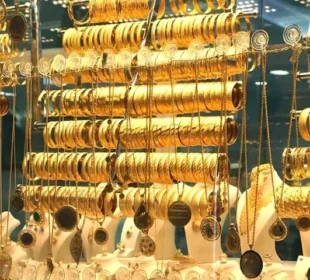 سونے کی قیمت میں تاریخی اضافہ، سرمایہ کار خوش مگر صارفین اور سُنار پریشان