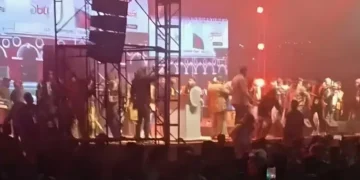 بنگلہ دیش: اسکول کی سالگرہ کے موقع پر کانسرٹ پر ہجوم کا حملہ، 20 زخمی 24 بنگلہ دیش: اسکول کی سالگرہ کے موقع پر کانسرٹ پر ہجوم کا حملہ، 20 زخمی