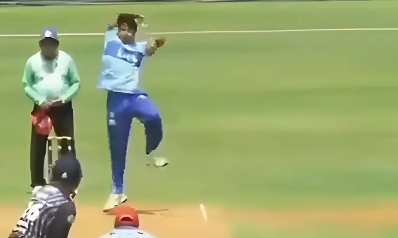 کرکٹ میں انوکھی بولنگ: بائیں سے دائیں ہاتھ کا جادوئی سوئچ