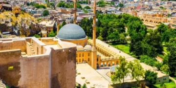 "جہاں آگ پانی میں بدلی: انبیا کا شہر شانلی اُورفا" 14 "جہاں آگ پانی میں بدلی: انبیا کا شہر شانلی اُورفا"