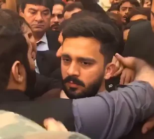 کراچی: معروف یوٹیوبر رجب بٹ پر وکلا کا تشدد، عبوری ضمانت میں توسیع