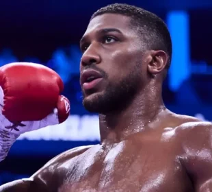 برطانوی باکسر انتھونی جوشوا نائجیریا میں ٹریفک حادثے میں زخمی