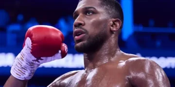 برطانوی باکسر انتھونی جوشوا نائجیریا میں ٹریفک حادثے میں زخمی