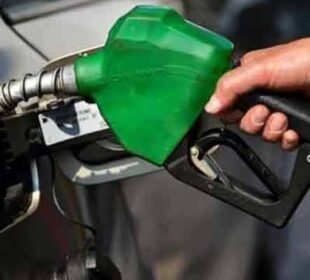 پاکستان میں پیٹرول اور ڈیزل پر شہریوں کا ٹیکس بوجھ سامنے آ گیا
