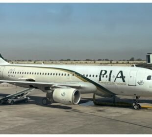 پی آئی اے کی نجکاری کے لیے وسط دسمبر میں بولی متوقع