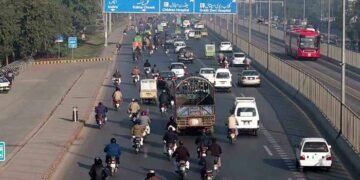 پنجاب میں ڈرائیونگ کی کم از کم عمر 16 سال، ای چالان مزید سخت کرنے کا فیصلہ 36 پنجاب میں ڈرائیونگ کی کم از کم عمر 16 سال، ای چالان مزید سخت کرنے کا فیصلہ