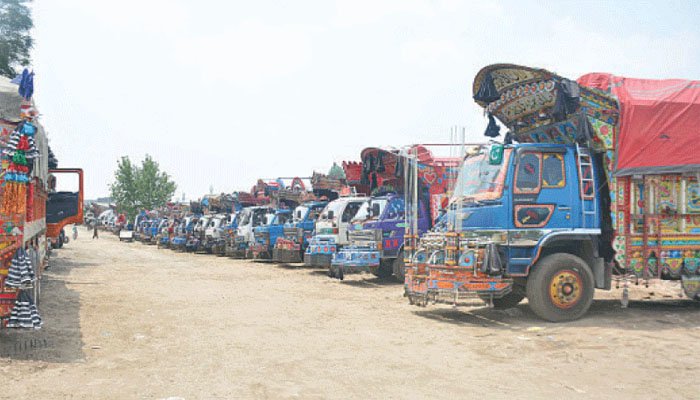 ٹریفک آرڈیننس 2025 کی واپسی کا مطالبہ؛ ٹرانسپورٹ مکمل بند