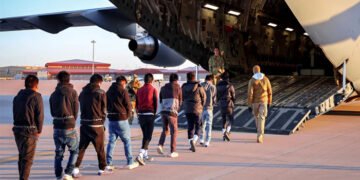 امریکا کی جانب سے 55 ایرانی شہریوں کی ملک بدری، تہران کی تصدیق