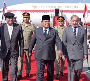 نور خان ائیر بیس پر انڈونیشین صدر کا شاندار استقبال، 21 توپوں کی سلامی