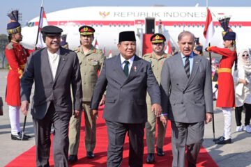 نور خان ائیر بیس پر انڈونیشین صدر کا شاندار استقبال، 21 توپوں کی سلامی