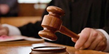 ایڈیشنل سیشن جج کے چیمبر سے دو سیب چوری، مقدمہ درج