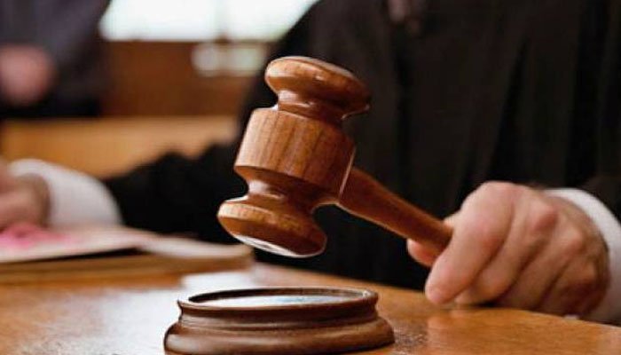 ایڈیشنل سیشن جج کے چیمبر سے دو سیب چوری، مقدمہ درج 1 ایڈیشنل سیشن جج کے چیمبر سے دو سیب چوری، مقدمہ درج