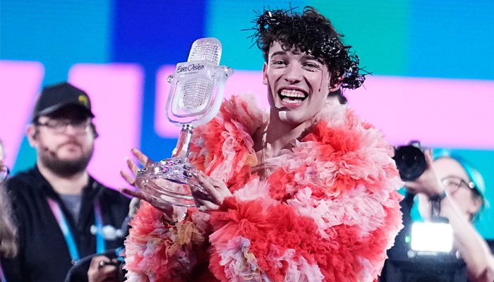 یورو وژن 2026 میں اسرائیل کی شرکت پر سوئس گلوکار نیمو کا احتجاج، ٹرافی واپس کرنے کا اعلان