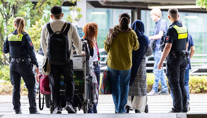 جرمنی افغان پناہ گزین پروگرام فوری طور پر ختم کرنے کا اعلان