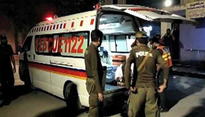 سرگودھا میں پولیس موبائل ٹرین سے ٹکرانے سے 2 اہلکارشہید 1 سرگودھا میں پولیس موبائل ٹرین سے ٹکرانے سے 2 اہلکارشہید