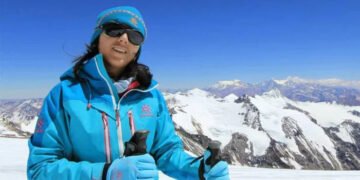 پاکستانی کوہ پیما ثمینہ بیگ کی ایک اور بڑی کامیابی 21 پاکستانی کوہ پیما ثمینہ بیگ کی ایک اور بڑی کامیابی