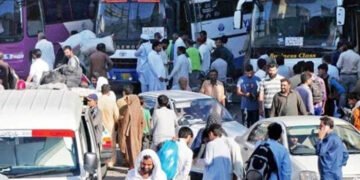 لاہور: ڈیزل کی قیمت میں کمی کے بعد کرایوں میں کمی کی ہدایت 14 لاہور: ڈیزل کی قیمت میں کمی کے بعد کرایوں میں کمی کی ہدایت