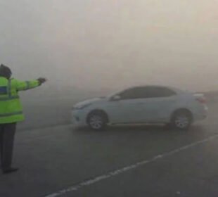 شدید دھند کے ساتھ فضائی آلودگی خطرناک حد تک پہنچ گئی