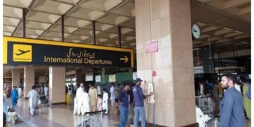 کراچی ائیرپورٹ پر ناقابلِ یقین منظر، تحقیقات میں چونکا دینے والی حقیقت سامنے آگئی 5 کراچی ائیرپورٹ پر ناقابلِ یقین منظر، تحقیقات میں چونکا دینے والی حقیقت سامنے آگئی