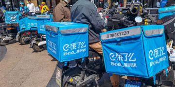 قرض میں ڈوبا ڈیلیوری رائیڈر، پانچ سال بعد کروڑ پتی بن گیا 33 قرض میں ڈوبا ڈیلیوری رائیڈر، پانچ سال بعد کروڑ پتی بن گیا