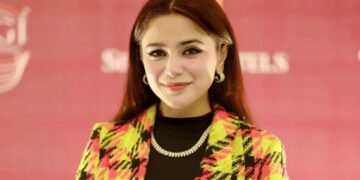 آئمہ بیگ کا انکشاف: والدہ کو یاد کر کے روئیں تو نیا راگ ملا 22 آئمہ بیگ کا انکشاف: والدہ کو یاد کر کے روئیں تو نیا راگ ملا