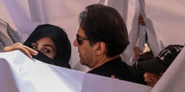 توشہ خانہ ٹو کیس کا فیصلہ: عمران خان اور بشریٰ بی بی کو 17، 17 سال قید اور بھاری جرمانہ 12 توشہ خانہ ٹو کیس کا فیصلہ: عمران خان اور بشریٰ بی بی کو 17، 17 سال قید اور بھاری جرمانہ