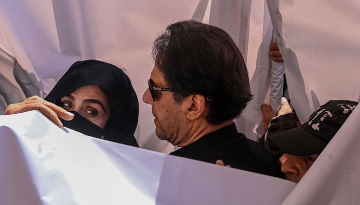 توشہ خانہ ٹو کیس کا فیصلہ: عمران خان اور بشریٰ بی بی کو 17، 17 سال قید اور بھاری جرمانہ