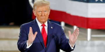 امریکہ نے گرین کارڈ لاٹری پروگرام معطل کرنے کا اعلان کر دیا 6 امریکہ نے گرین کارڈ لاٹری پروگرام معطل کرنے کا اعلان کر دیا