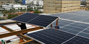 سولر صارفین کے لیے نیٹ میٹرنگ پالیسی میں تبدیلی، نیا بلنگ نظام متعارف کرادیا 32 سولر صارفین کے لیے نیٹ میٹرنگ پالیسی میں تبدیلی، نیا بلنگ نظام متعارف کرادیا