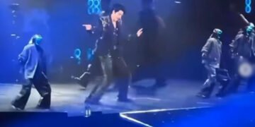 کانسرٹ کے دوران روبوٹس کی دلکش ڈانس پرفارمنس، حاضرین دنگ رہ گئے 27 کانسرٹ کے دوران روبوٹس کی دلکش ڈانس پرفارمنس، حاضرین دنگ رہ گئے