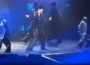 کانسرٹ کے دوران روبوٹس کی دلکش ڈانس پرفارمنس، حاضرین دنگ رہ گئے 5 کانسرٹ کے دوران روبوٹس کی دلکش ڈانس پرفارمنس، حاضرین دنگ رہ گئے