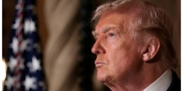 امریکا فرسٹ پالیسی: صدر ٹرمپ کا 30 سفیروں کو واپس بلانے کا فیصلہ 3 امریکا فرسٹ پالیسی: صدر ٹرمپ کا 30 سفیروں کو واپس بلانے کا فیصلہ