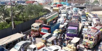 کراچی میں دن کے اوقات میں ہیوی ٹریفک پر عارضی پابندی