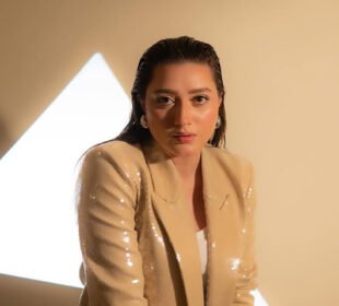 مومنہ اقبال کے نئے فوٹوشوٹ نے سوشل میڈیا پر دھوم مچا دی 10 مومنہ اقبال کے نئے فوٹوشوٹ نے سوشل میڈیا پر دھوم مچا دی