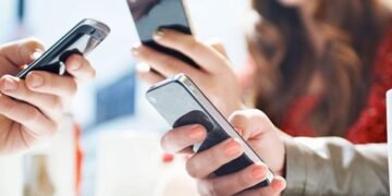 حکومت کی جانب سے موبائل فونز پر نئے ٹیکس اور ڈیوٹی کے تعین کی تفصیلات جاری 23 حکومت کی جانب سے موبائل فونز پر نئے ٹیکس اور ڈیوٹی کے تعین کی تفصیلات جاری