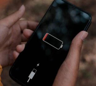 اسمارٹ فون کی بیٹری جلد ختم ہونے کی بڑی وجہ کون سی ایپس؟