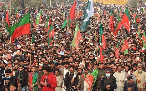 مزاحمت یا صرف نعرے؟