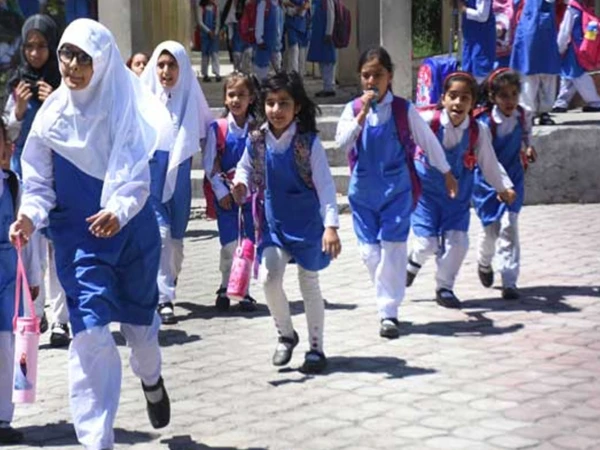 وفاقی اسکولوں میں تعطیلات، کلاسز 5 جنوری سے بحال